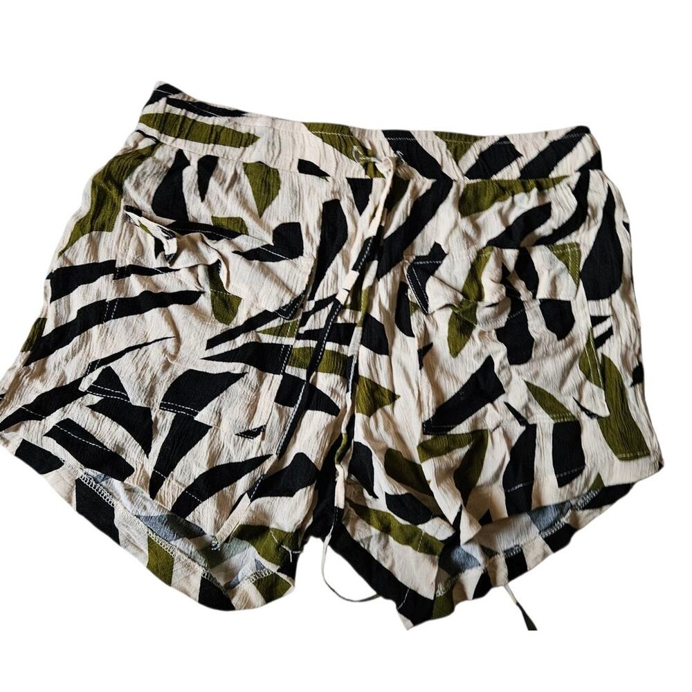 Royalty For Me Tropical Print Women Shorts Size Medium
